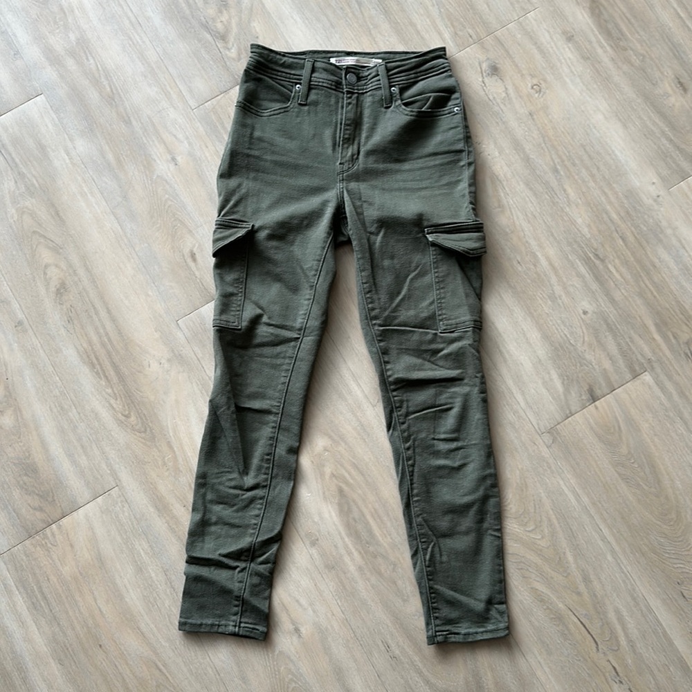 Levi’s high rise skinny ankle - green